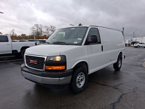 New 2025 GMC Savana 3500 w/ Driver Convenience Package image 3