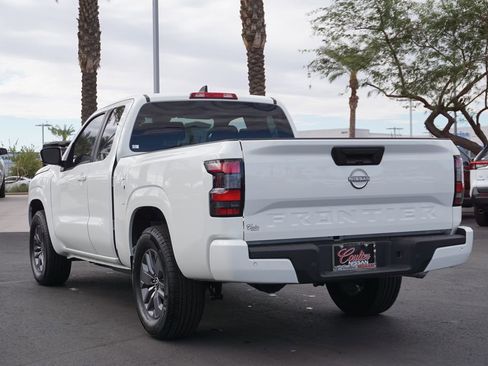 Certified 2025 Nissan Frontier SV image 3