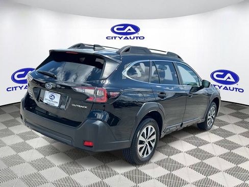 Used 2023 Subaru Outback Premium AWD/4WD image 4