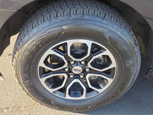 Certified 2024 Ford Expedition Max XLT image 9