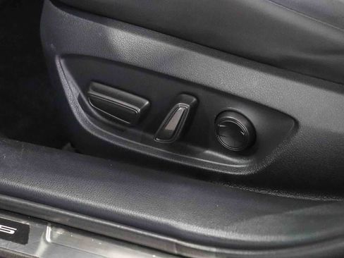 Used 2024 Toyota Prius XLE AWD/4WD image 21