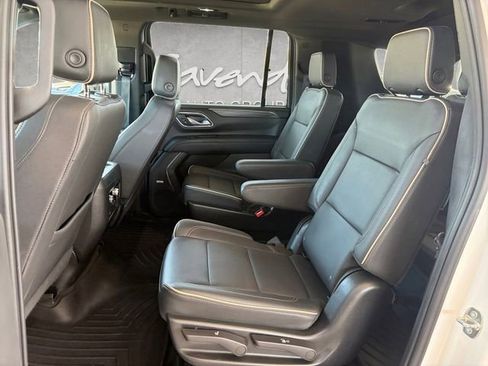 Certified 2023 GMC Yukon XL SLT w/ SLT Premium Package image 24
