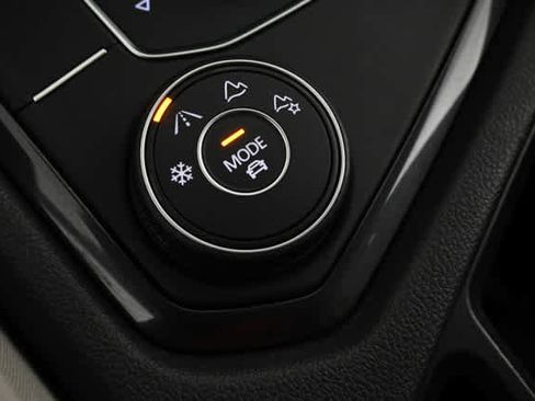 Used 2019 Volkswagen Tiguan SEL image 28