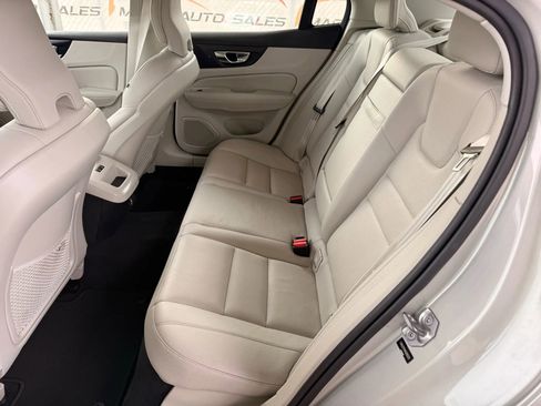 Used 2019 Volvo S60 T6 Momentum image 18