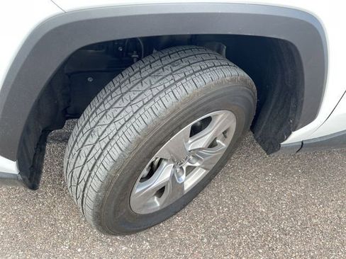 Used 2025 Toyota RAV4 LE AWD/4WD image 10