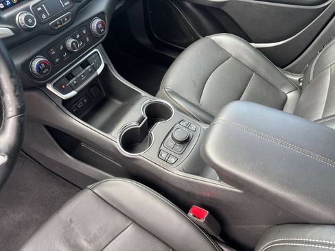 Used 2024 GMC Terrain SLT AWD/4WD image 42