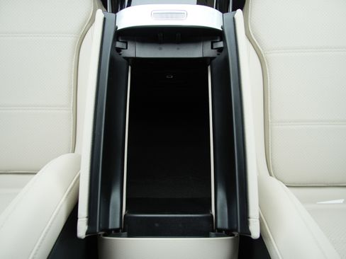 New 2026 Mercedes-Benz C 300 4MATIC Sedan image 24