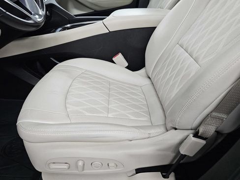 Used 2023 Buick Enclave Avenir w/ Avenir Technology Package AWD/4WD image 15