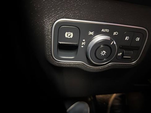 Used 2020 Mercedes-Benz GLB 250 4MATIC image 22
