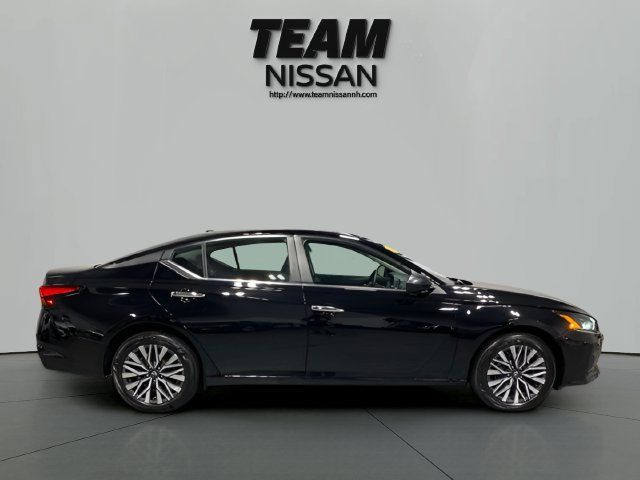 Certified 2024 Nissan Altima 2.5 SV AWD/4WD image 8