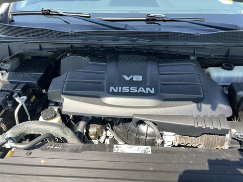 Used 2018 Nissan Titan SV w/ SV Convenience Package AWD/4WD image 35