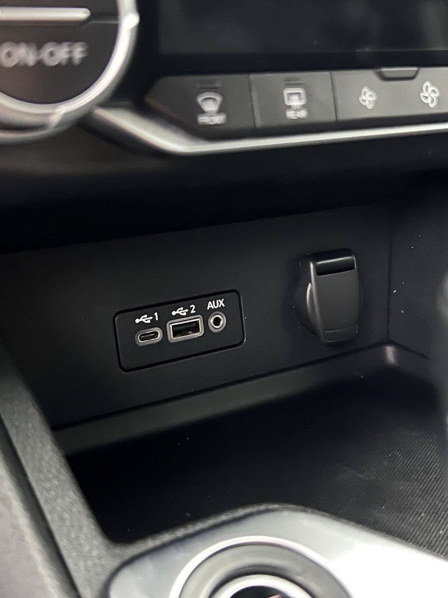 Used 2020 Nissan Sentra SV FWD image 9