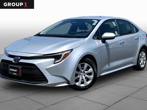 Used 2023 Toyota Corolla LE FWD image 1