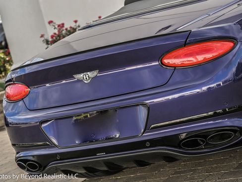 Used 2023 Bentley Continental GT V8 image 9