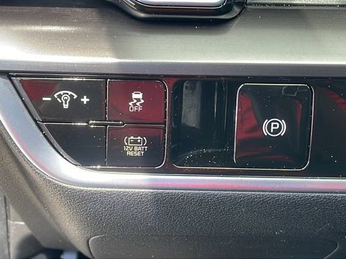 Certified 2025 Kia Sportage EX AWD/4WD image 28