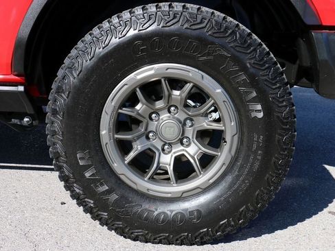 Used 2022 Ford Bronco Badlands image 8