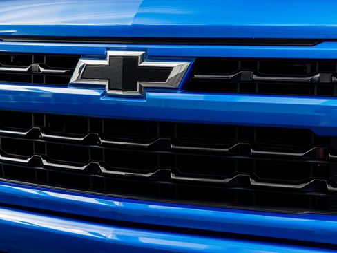 Used 2023 Chevrolet Silverado 1500 RST AWD/4WD image 4