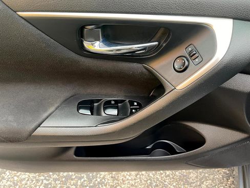 Used 2015 Nissan Altima 2.5 S w/ Power Driver Seat Package FWD image 30