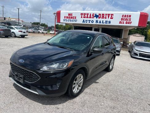 Used 2022 Ford Escape SE FWD image 1