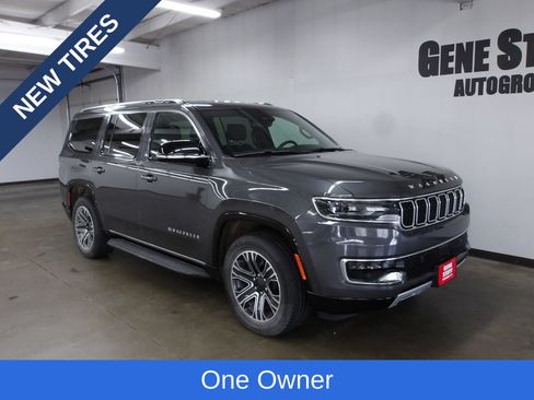 Used 2024 Jeep Wagoneer Series II w/ Flexible Seating Group AWD/4WD image 3