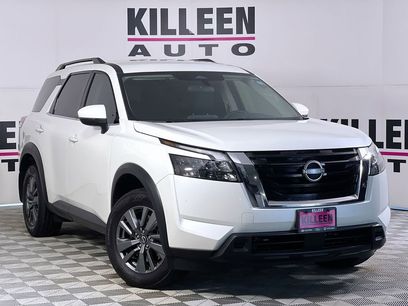 Used 2024 Nissan Pathfinder SV