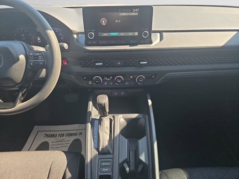 Used 2025 Honda Accord SE image 11