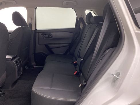 Used 2024 Nissan Rogue S image 16