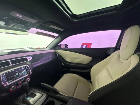 Used 2015 Chevrolet Camaro SS RWD image 29
