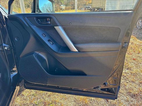 Used 2018 Subaru Forester 2.5i Premium w/ All-Weather Package image 18