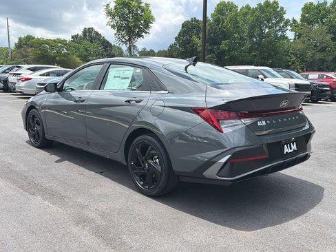 New 2026 Hyundai Elantra SEL Sport Premium FWD image 4