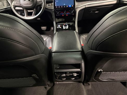 Used 2023 Jeep Grand Cherokee Limited image 71