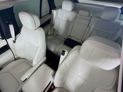 New 2026 Land Rover Range Rover SE image 14