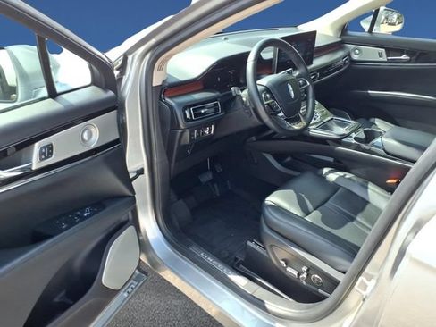 Used 2022 Lincoln Nautilus Reserve w/ Equipment Group 202A AWD/4WD image 9