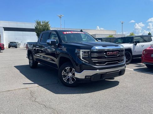 Used 2026 GMC Sierra 1500 SLT AWD/4WD image 2