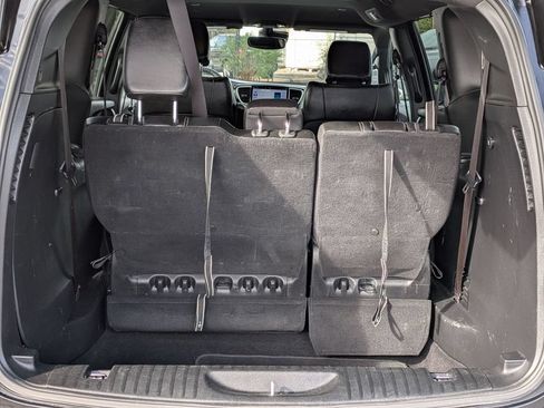 Used 2025 Chrysler Pacifica Select FWD image 34