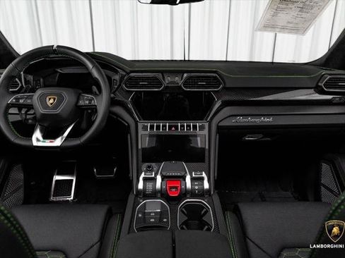 Used 2022 Lamborghini Urus AWD/4WD image 37