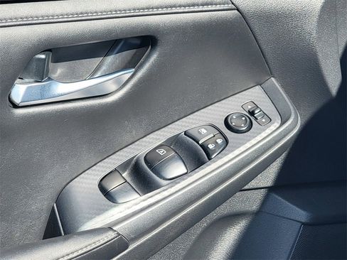 Used 2021 Nissan Sentra SV image 14