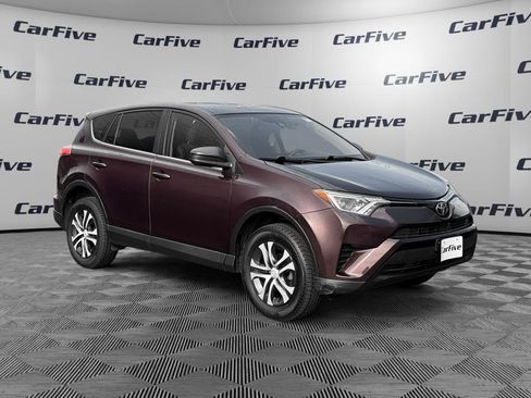 Used 2018 Toyota RAV4 LE w/ All Weather Liner Package AWD/4WD image 8