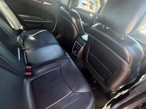 Used 2014 Chrysler 300 RWD image 30
