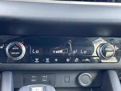 Used 2025 Mitsubishi Outlander SE image 28