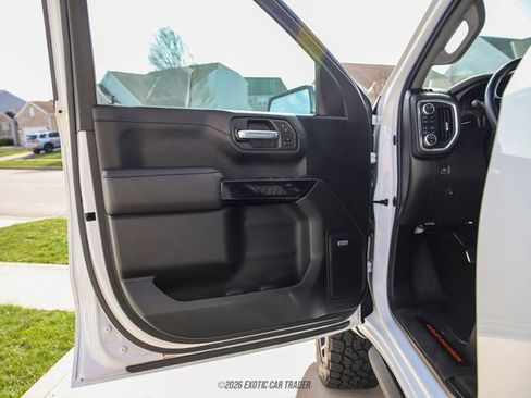 Used 2021 GMC Sierra 1500 SLT w/ SLT Premium Plus Package AWD/4WD image 19