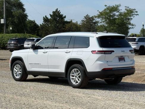 Used 2023 Jeep Grand Cherokee L Laredo w/ Luxury Tech Group I AWD/4WD image 7