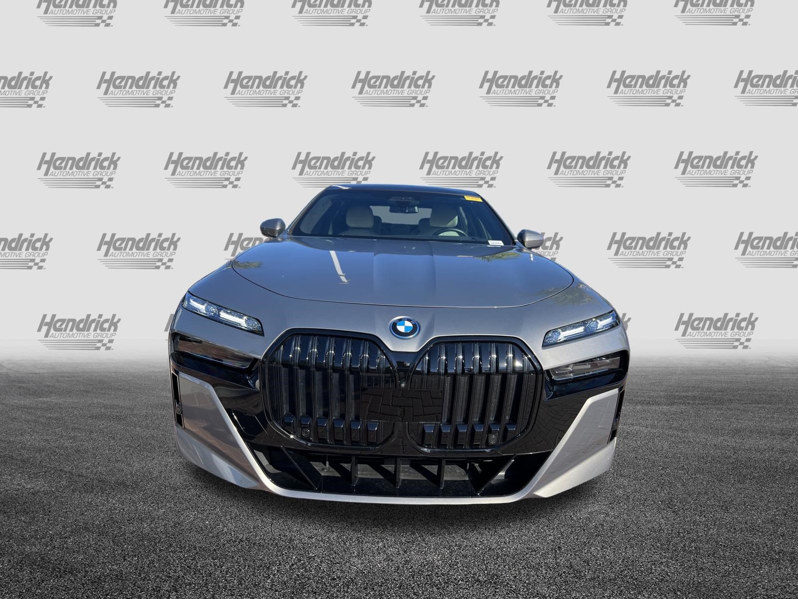 Used 2024 BMW i7 eDrive50 w/ M Sport Package RWD image 3