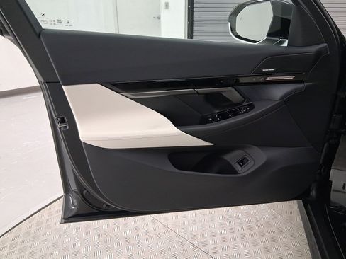 New 2026 BMW 530i RWD image 18