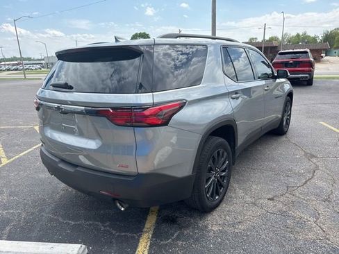 Used 2023 Chevrolet Traverse RS image 7