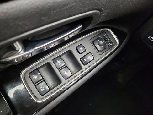 Used 2018 Mitsubishi Outlander GT AWD/4WD image 27