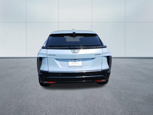 Used 2024 Cadillac Lyriq Luxury AWD/4WD image 5