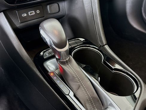 Used 2020 Buick Encore GX Essence image 17