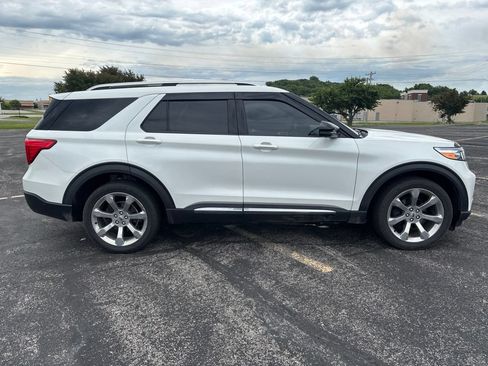 Used 2020 Ford Explorer Platinum w/ Premium Technology Package AWD/4WD image 4