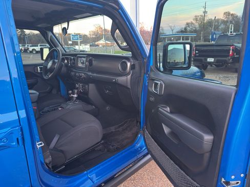 Used 2023 Jeep Gladiator Willys image 34
